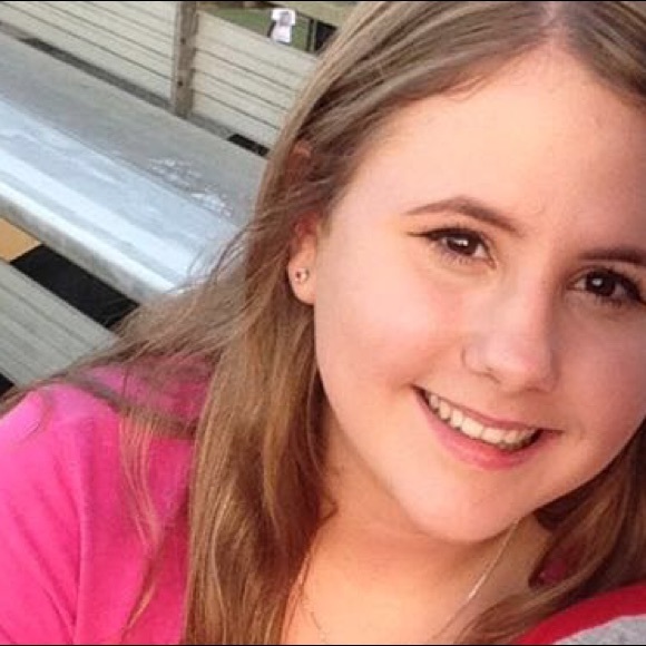 Meet your Posher, Allyssa - Picture 1 of 1